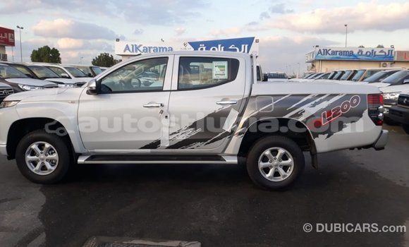 Acheter Import Voiture Mitsubishi L200 Blanc à Import - Dubai, Anse-la-Raye Acheter Import Voiture Mitsubishi L200 Blanc à Import - Dubai, Anse-la-Raye
