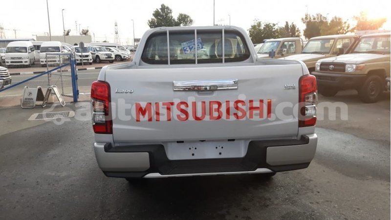 Big with watermark mitsubishi l200 anse la raye import dubai 2042