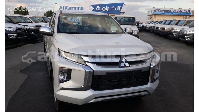 Big with watermark mitsubishi l200 anse la raye import dubai 2042