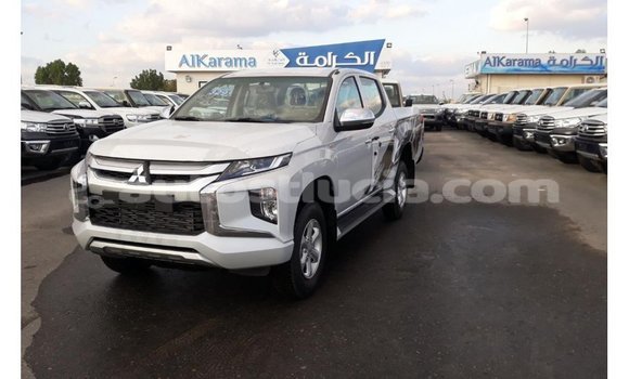 Buy Import Mitsubishi L200 White Car in Import - Dubai in Anse-la-Raye Buy Import Mitsubishi L200 White Car in Import - Dubai in Anse-la-Raye