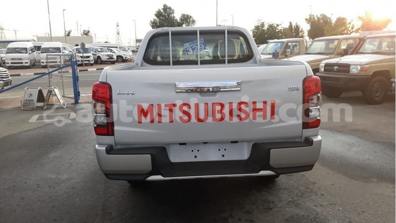 Big with watermark mitsubishi l200 anse la raye import dubai 2044