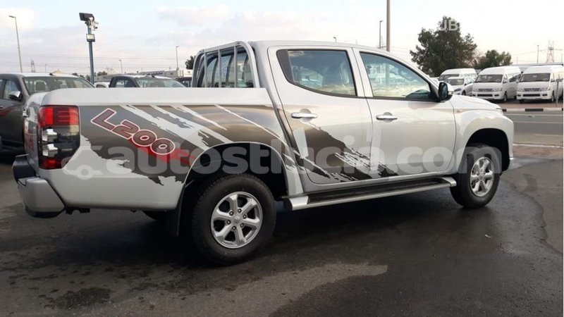 Big with watermark mitsubishi l200 anse la raye import dubai 2044
