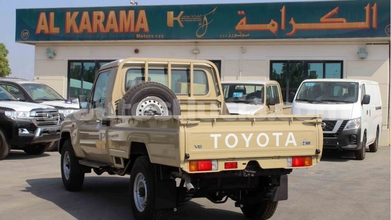 Big with watermark toyota land cruiser anse la raye import dubai 2049
