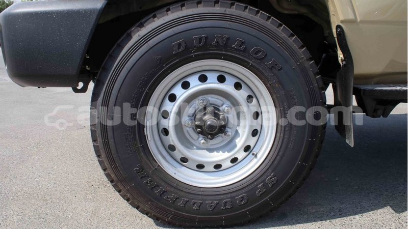 Big with watermark toyota land cruiser anse la raye import dubai 2049