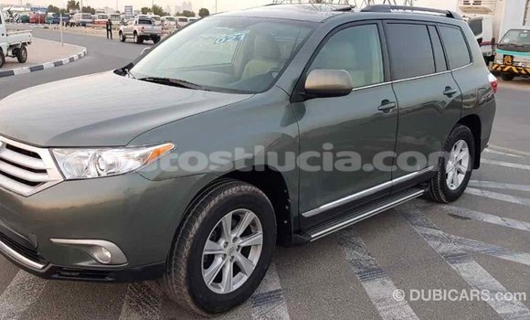 Buy Import Toyota Highlander Green Car in Import - Dubai in Anse-la-Raye Buy Import Toyota Highlander Green Car in Import - Dubai in Anse-la-Raye
