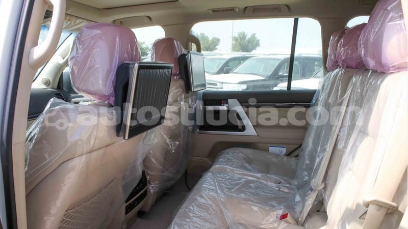 Big with watermark toyota land cruiser anse la raye import dubai 2051