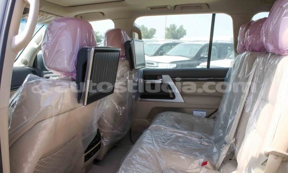 Buy Import Toyota Land Cruiser White Car in Import - Dubai in Anse-la-Raye Buy Import Toyota Land Cruiser White Car in Import - Dubai in Anse-la-Raye