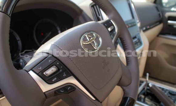 Buy Import Toyota Land Cruiser White Car in Import - Dubai in Anse-la-Raye Buy Import Toyota Land Cruiser White Car in Import - Dubai in Anse-la-Raye
