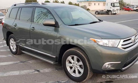Buy Import Toyota Highlander Green Car in Import - Dubai in Anse-la-Raye Buy Import Toyota Highlander Green Car in Import - Dubai in Anse-la-Raye