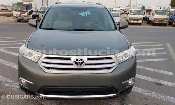 Buy Import Toyota Highlander Green Car in Import - Dubai in Anse-la-Raye Buy Import Toyota Highlander Green Car in Import - Dubai in Anse-la-Raye