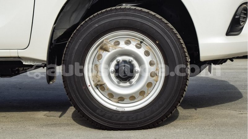 Big with watermark toyota hilux anse la raye import dubai 2053