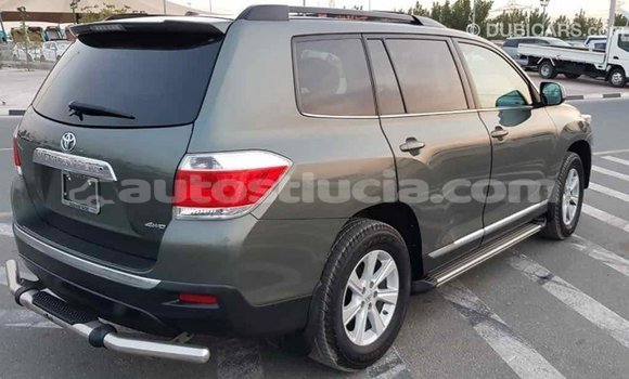 Buy Import Toyota Highlander Green Car in Import - Dubai in Anse-la-Raye Buy Import Toyota Highlander Green Car in Import - Dubai in Anse-la-Raye