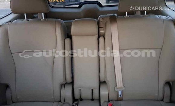 Buy Import Toyota Highlander Green Car in Import - Dubai in Anse-la-Raye Buy Import Toyota Highlander Green Car in Import - Dubai in Anse-la-Raye