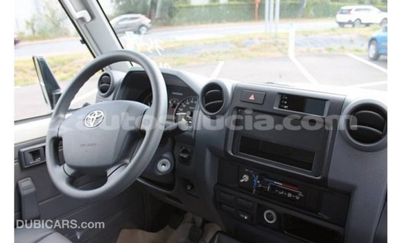 Buy Import Toyota Land Cruiser White Car in Import - Dubai in Anse-la-Raye Buy Import Toyota Land Cruiser White Car in Import - Dubai in Anse-la-Raye