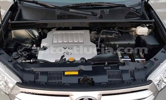 Buy Import Toyota Highlander Green Car in Import - Dubai in Anse-la-Raye Buy Import Toyota Highlander Green Car in Import - Dubai in Anse-la-Raye