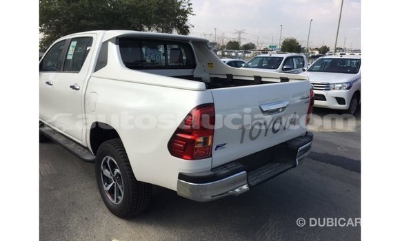 Buy Import Toyota Hilux White Car in Import - Dubai in Anse-la-Raye Buy Import Toyota Hilux White Car in Import - Dubai in Anse-la-Raye
