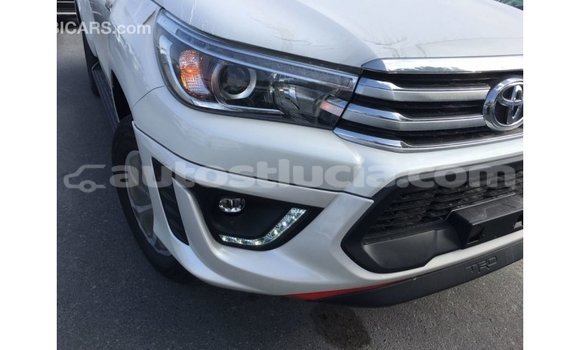 Buy Import Toyota Hilux White Car in Import - Dubai in Anse-la-Raye Buy Import Toyota Hilux White Car in Import - Dubai in Anse-la-Raye