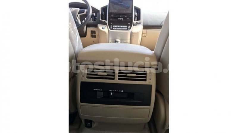 Big with watermark toyota land cruiser anse la raye import dubai 2061