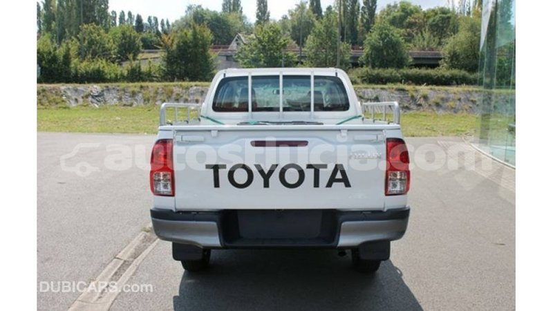Big with watermark toyota hilux anse la raye import dubai 2067