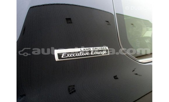 Acheter Import Voiture Toyota Land Cruiser Noir à Import - Dubai, Anse-la-Raye Acheter Import Voiture Toyota Land Cruiser Noir à Import - Dubai, Anse-la-Raye