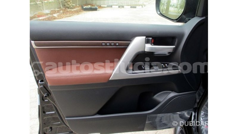 Big with watermark toyota land cruiser anse la raye import dubai 2073