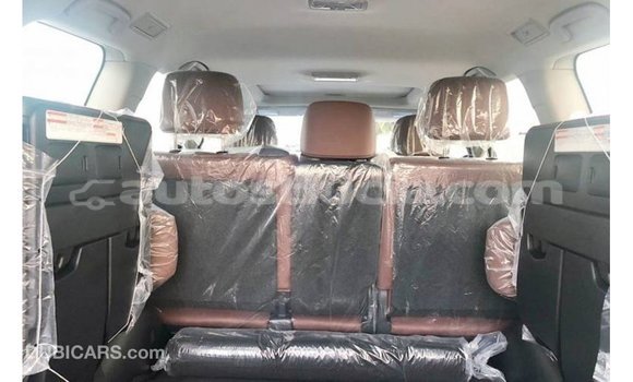 Acheter Import Voiture Toyota Land Cruiser Noir à Import - Dubai, Anse-la-Raye Acheter Import Voiture Toyota Land Cruiser Noir à Import - Dubai, Anse-la-Raye
