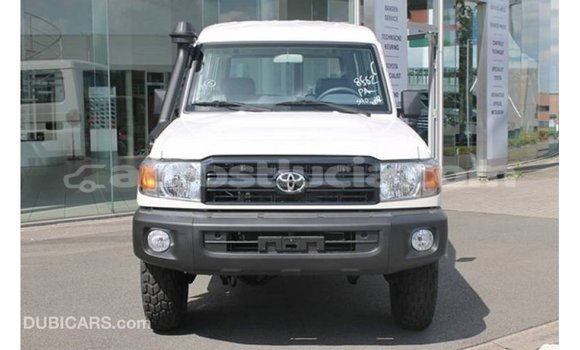 Acheter Import Voiture Toyota Land Cruiser Blanc à Import - Dubai, Anse-la-Raye Acheter Import Voiture Toyota Land Cruiser Blanc à Import - Dubai, Anse-la-Raye