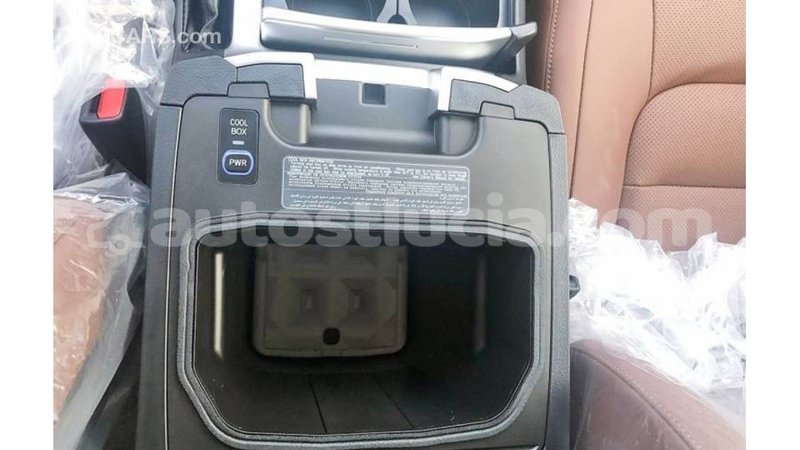 Big with watermark toyota land cruiser anse la raye import dubai 2095