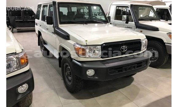 Acheter Import Voiture Toyota Land Cruiser Blanc à Import - Dubai, Anse-la-Raye Acheter Import Voiture Toyota Land Cruiser Blanc à Import - Dubai, Anse-la-Raye