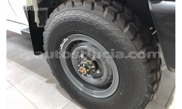 Acheter Import Voiture Toyota Land Cruiser Blanc à Import - Dubai, Anse-la-Raye Acheter Import Voiture Toyota Land Cruiser Blanc à Import - Dubai, Anse-la-Raye