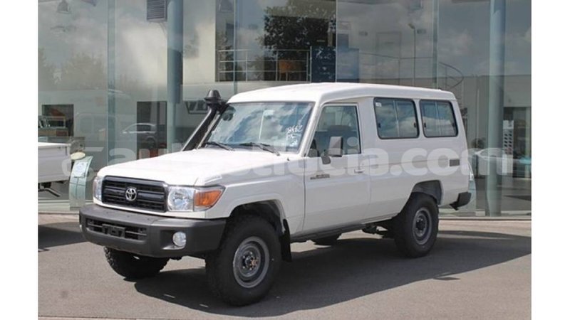 Big with watermark toyota land cruiser anse la raye import dubai 2097