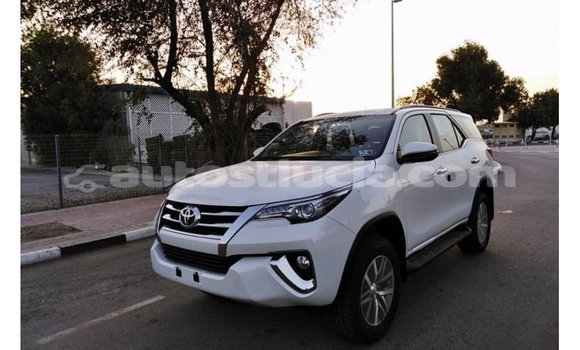 Buy Import Toyota Fortuner White Car in Import - Dubai in Anse-la-Raye Buy Import Toyota Fortuner White Car in Import - Dubai in Anse-la-Raye