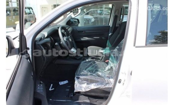 Buy Import Toyota Hilux White Car in Import - Dubai in Anse-la-Raye Buy Import Toyota Hilux White Car in Import - Dubai in Anse-la-Raye