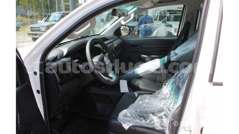 Big with watermark toyota hilux anse la raye import dubai 2115