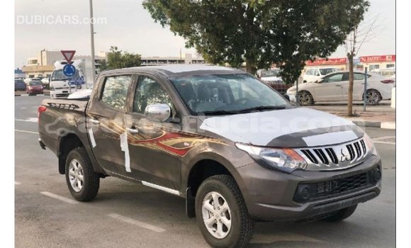 Acheter Import Voiture Mitsubishi L200 Marron à Import - Dubai, Anse-la-Raye Acheter Import Voiture Mitsubishi L200 Marron à Import - Dubai, Anse-la-Raye