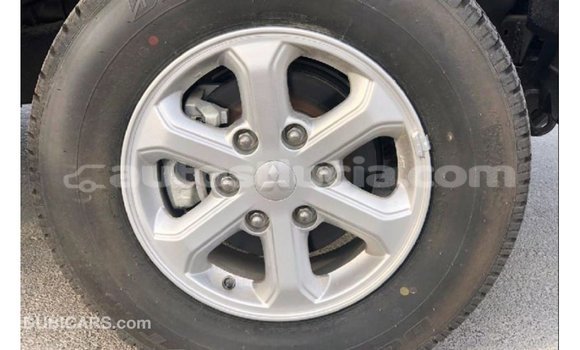 Acheter Import Voiture Mitsubishi L200 Marron à Import - Dubai, Anse-la-Raye Acheter Import Voiture Mitsubishi L200 Marron à Import - Dubai, Anse-la-Raye
