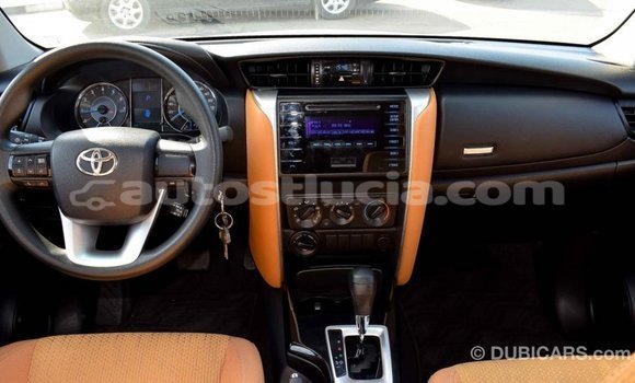 Acheter Import Voiture Toyota Fortuner Bleu à Import - Dubai, Anse-la-Raye Acheter Import Voiture Toyota Fortuner Bleu à Import - Dubai, Anse-la-Raye
