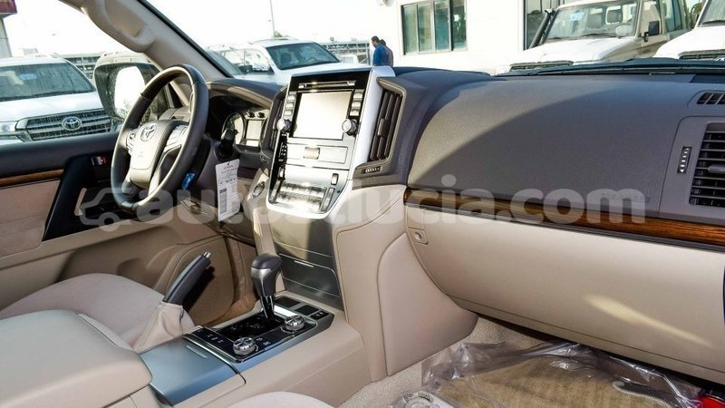 Big with watermark toyota land cruiser anse la raye import dubai 2132