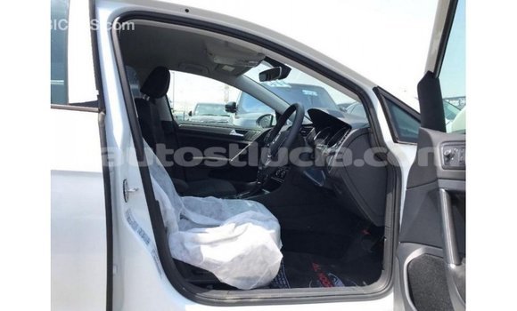 Acheter Import Voiture Volkswagen Golf Blanc à Import - Dubai, Anse-la-Raye Acheter Import Voiture Volkswagen Golf Blanc à Import - Dubai, Anse-la-Raye
