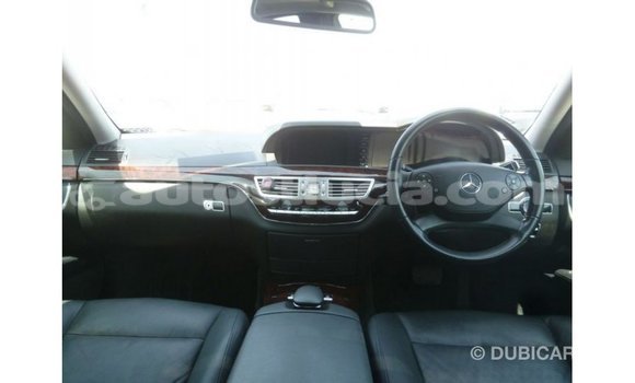 Buy Import Mercedes-Benz 190 (W201) White Car in Import - Dubai in Anse-la-Raye Buy Import Mercedes-Benz 190 (W201) White Car in Import - Dubai in Anse-la-Raye