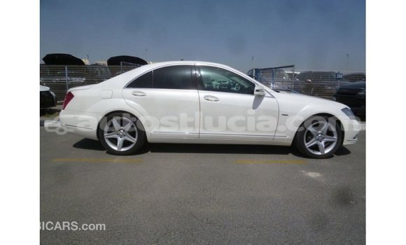 Buy Import Mercedes-Benz 190 (W201) White Car in Import - Dubai in Anse-la-Raye Buy Import Mercedes-Benz 190 (W201) White Car in Import - Dubai in Anse-la-Raye