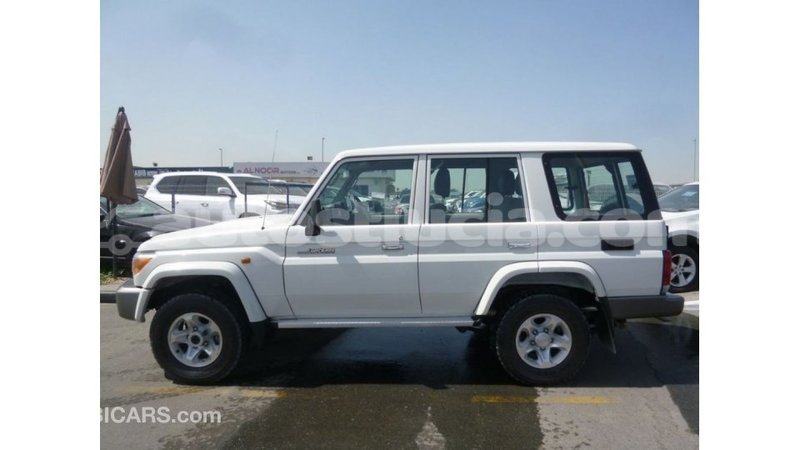 Big with watermark toyota land cruiser anse la raye import dubai 2150