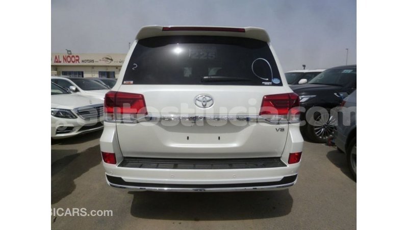 Big with watermark toyota land cruiser anse la raye import dubai 2153