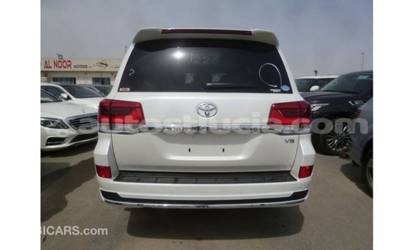 Buy Import Toyota Land Cruiser White Car in Import - Dubai in Anse-la-Raye Buy Import Toyota Land Cruiser White Car in Import - Dubai in Anse-la-Raye