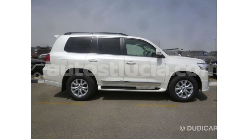 Big with watermark toyota land cruiser anse la raye import dubai 2153