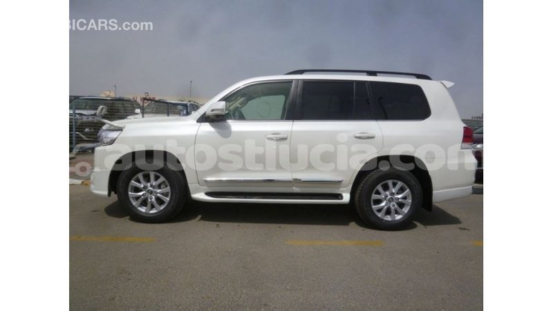 Big with watermark toyota land cruiser anse la raye import dubai 2153