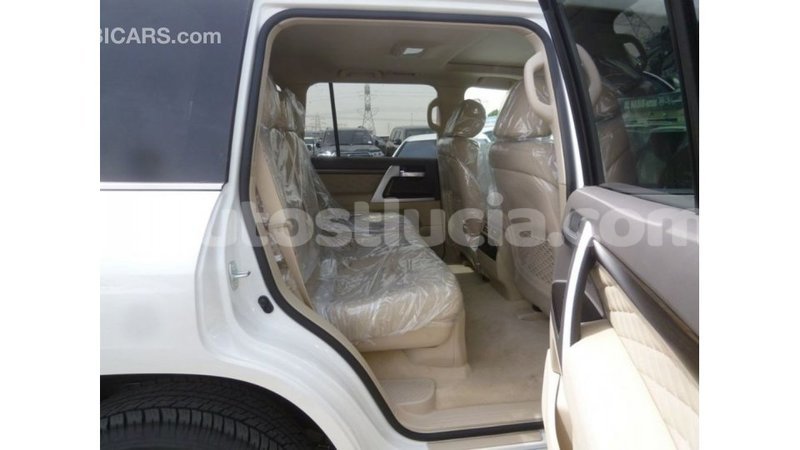 Big with watermark toyota land cruiser anse la raye import dubai 2153