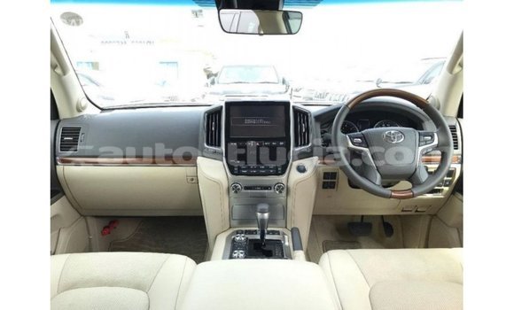 Buy Import Toyota Land Cruiser White Car in Import - Dubai in Anse-la-Raye Buy Import Toyota Land Cruiser White Car in Import - Dubai in Anse-la-Raye