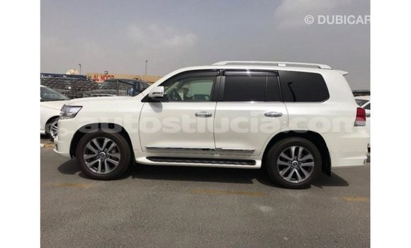 Buy Import Toyota Land Cruiser White Car in Import - Dubai in Anse-la-Raye Buy Import Toyota Land Cruiser White Car in Import - Dubai in Anse-la-Raye