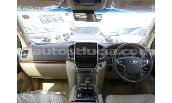 Buy Import Toyota Land Cruiser White Car in Import - Dubai in Anse-la-Raye Buy Import Toyota Land Cruiser White Car in Import - Dubai in Anse-la-Raye